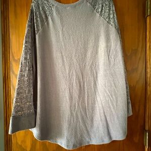 Torrid size 2 gray top with Lace sleeves.